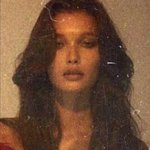 Meet your Posher, Dina